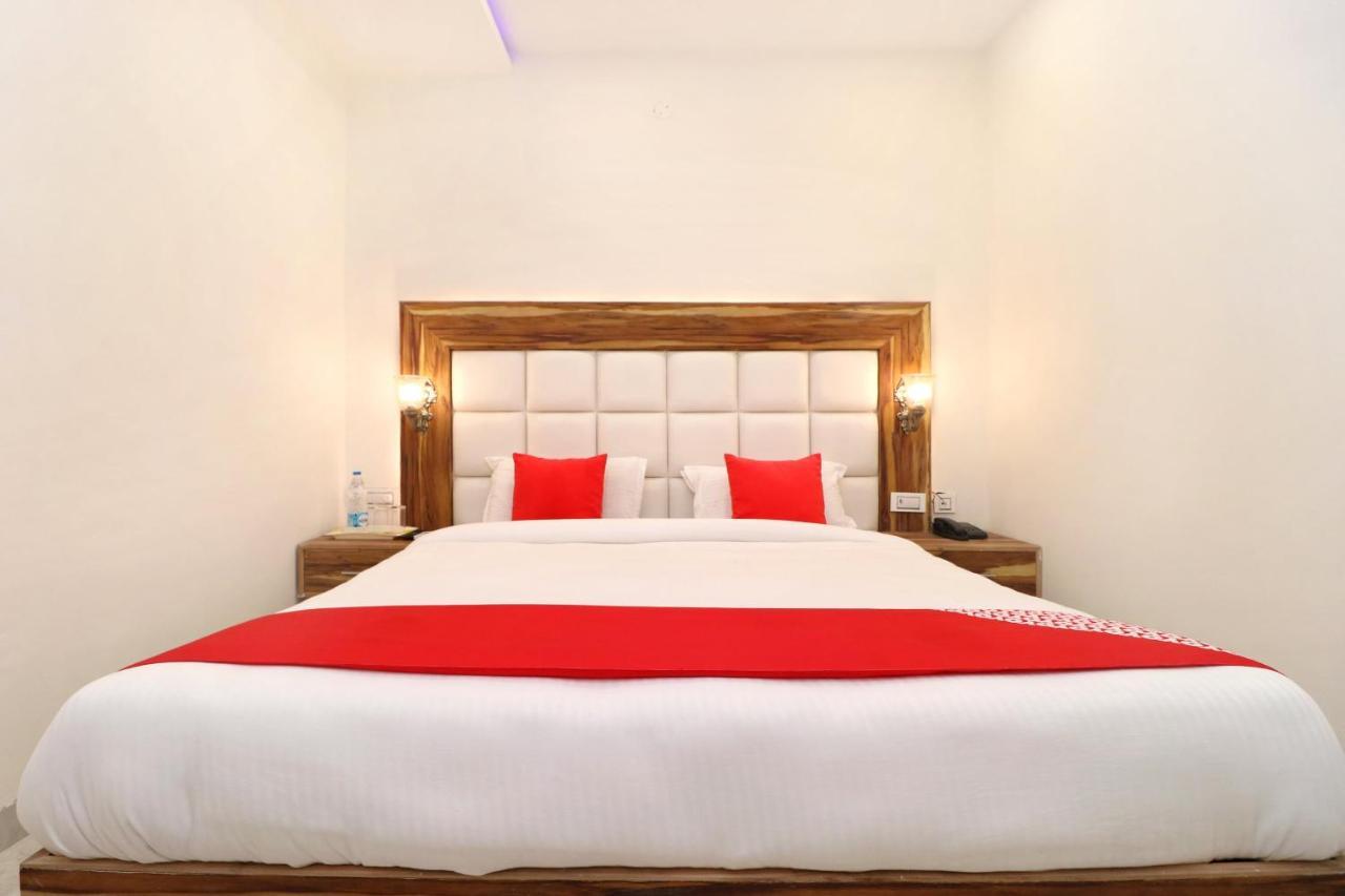 Hotel D Plaza Zirakpur Bagian luar foto