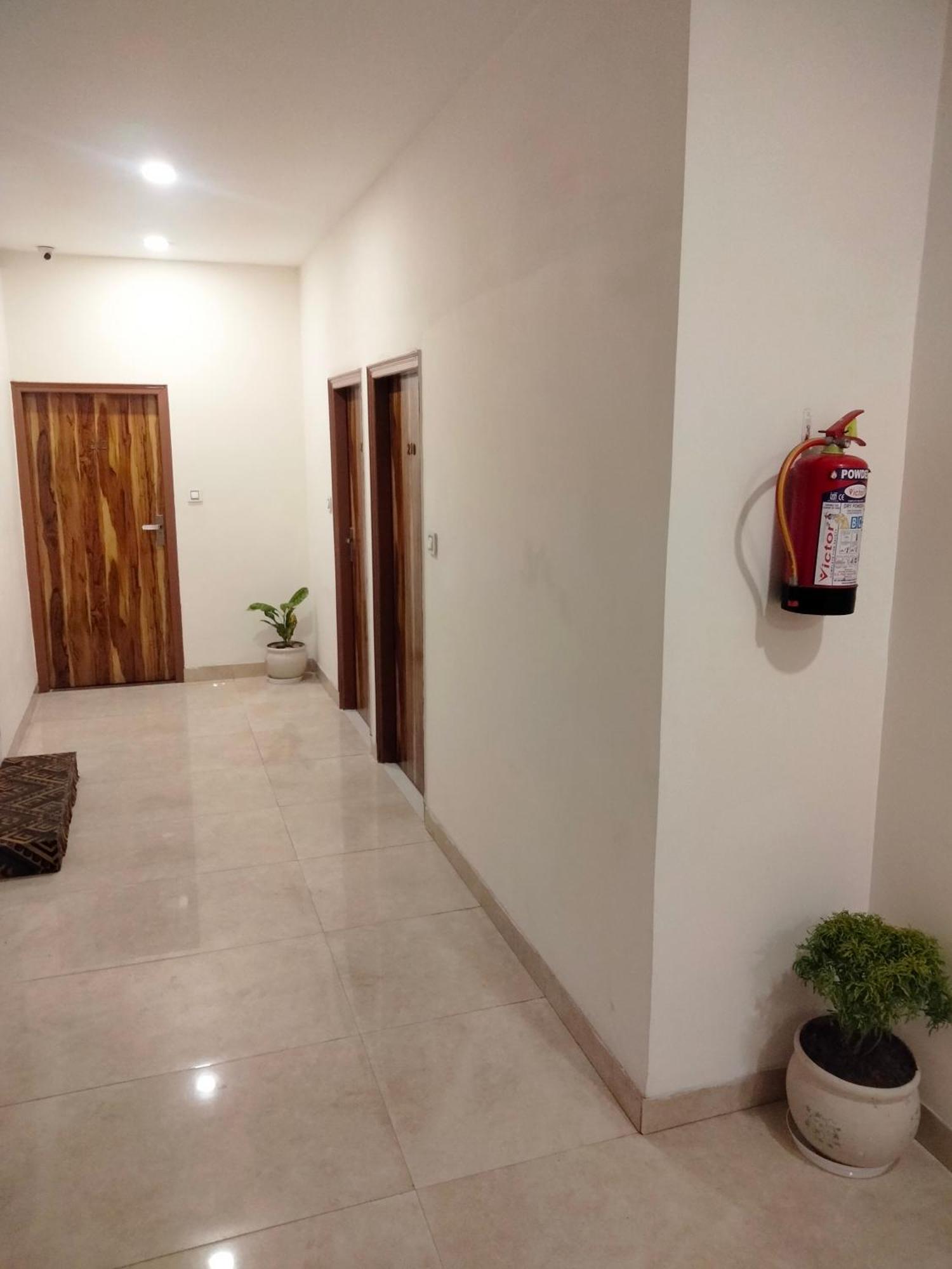 Hotel D Plaza Zirakpur Bagian luar foto