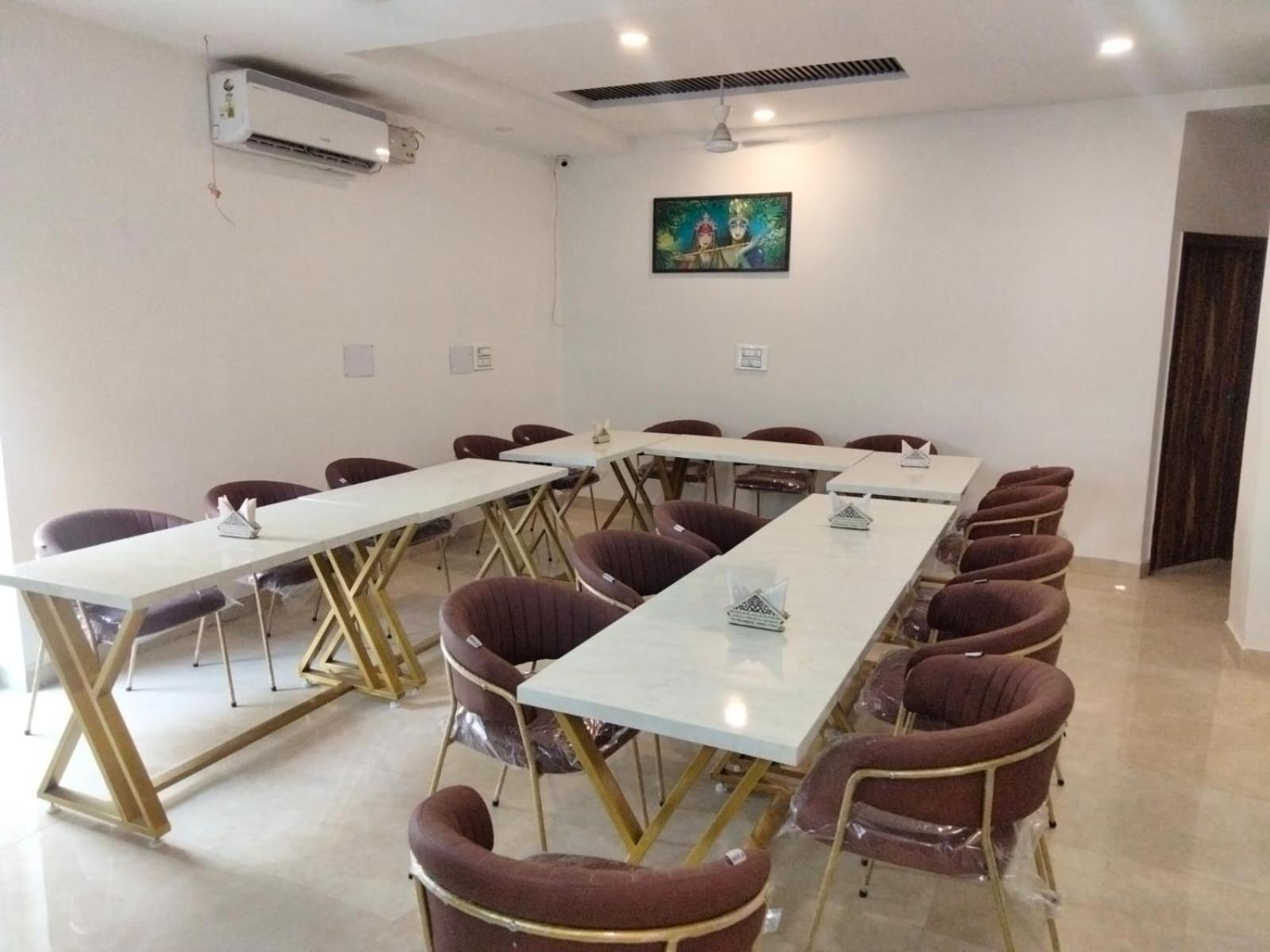Hotel D Plaza Zirakpur Bagian luar foto
