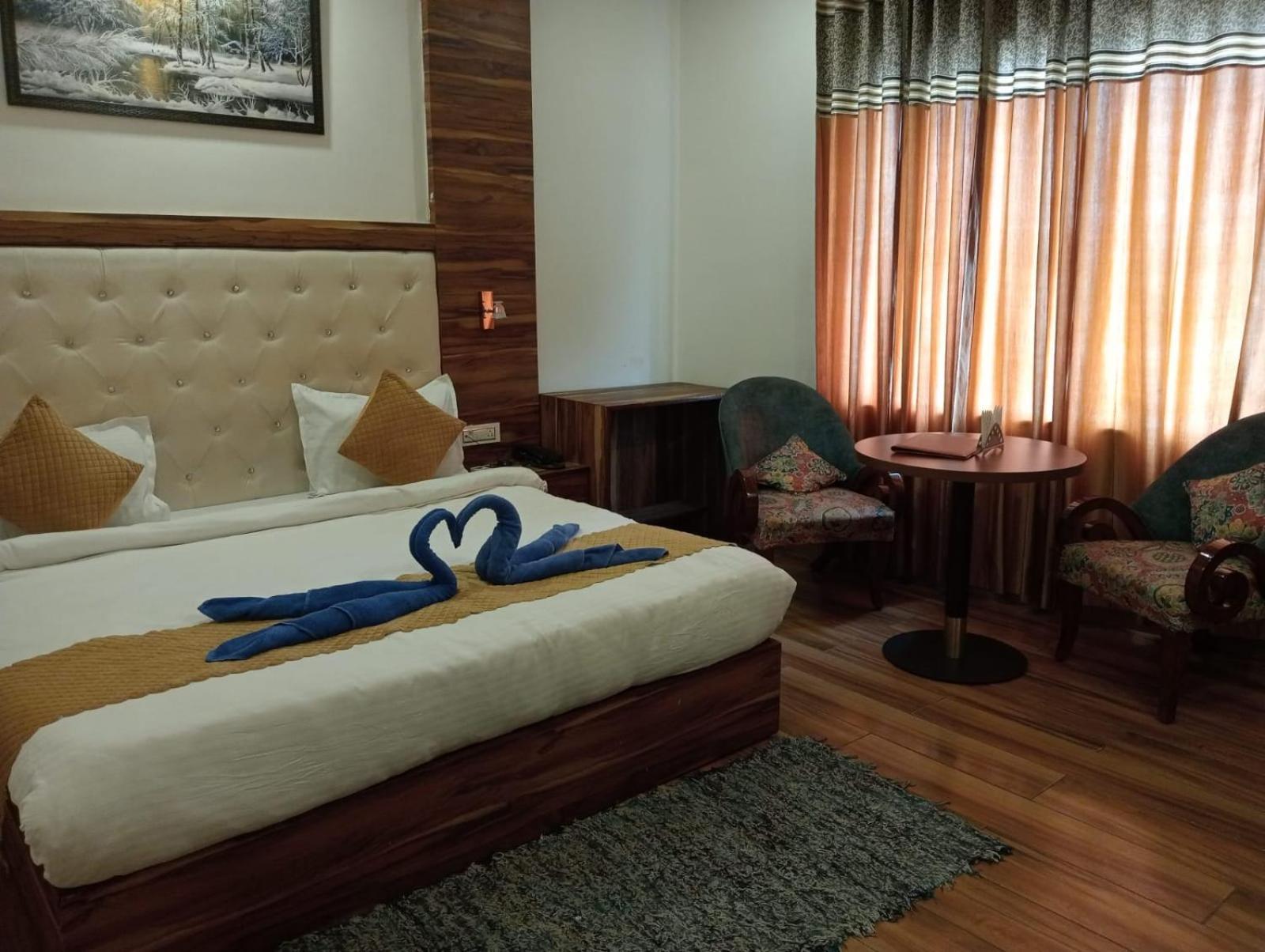 Hotel D Plaza Zirakpur Bagian luar foto