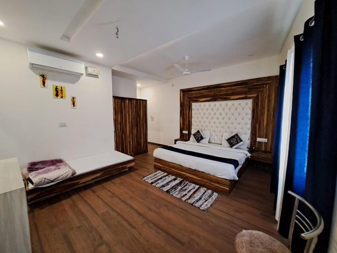 Hotel D Plaza Zirakpur Bagian luar foto