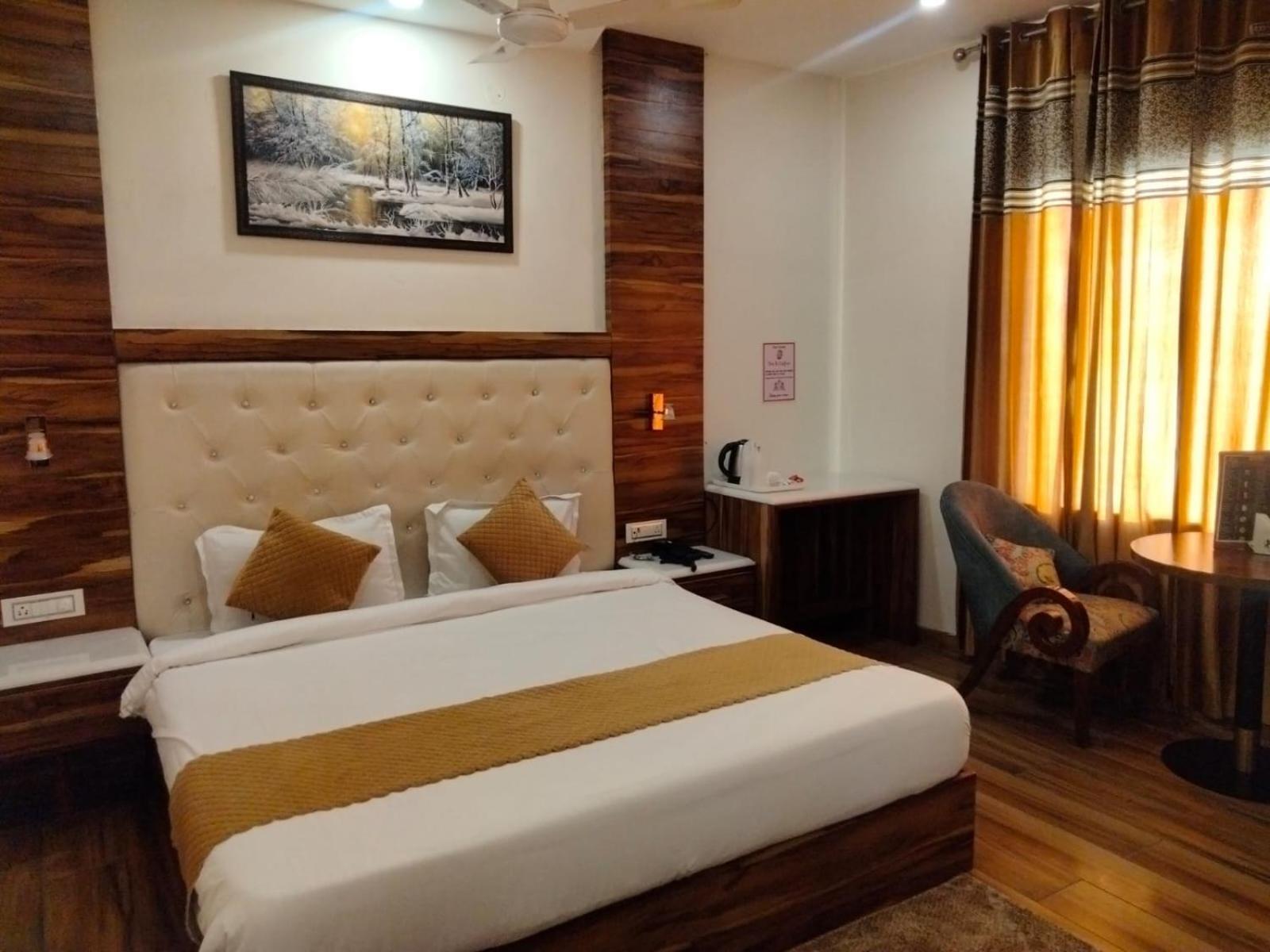 Hotel D Plaza Zirakpur Bagian luar foto