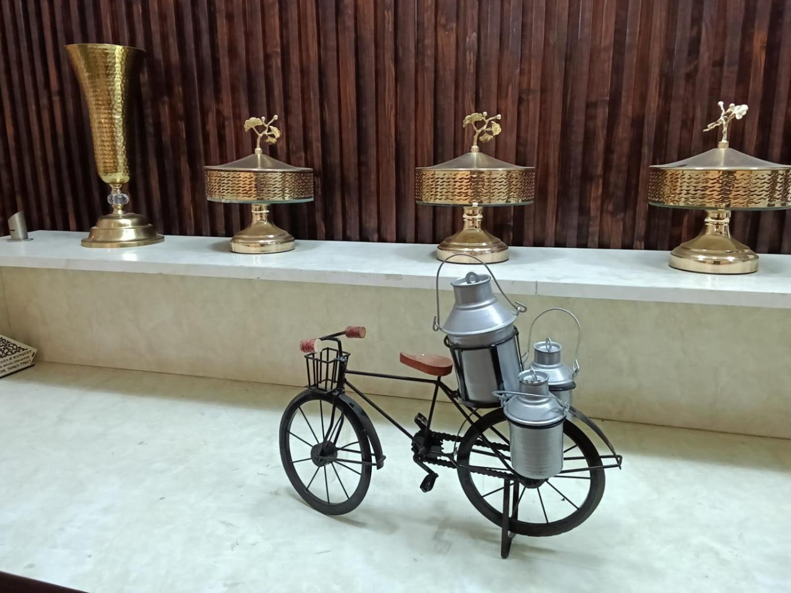 Hotel D Plaza Zirakpur Bagian luar foto