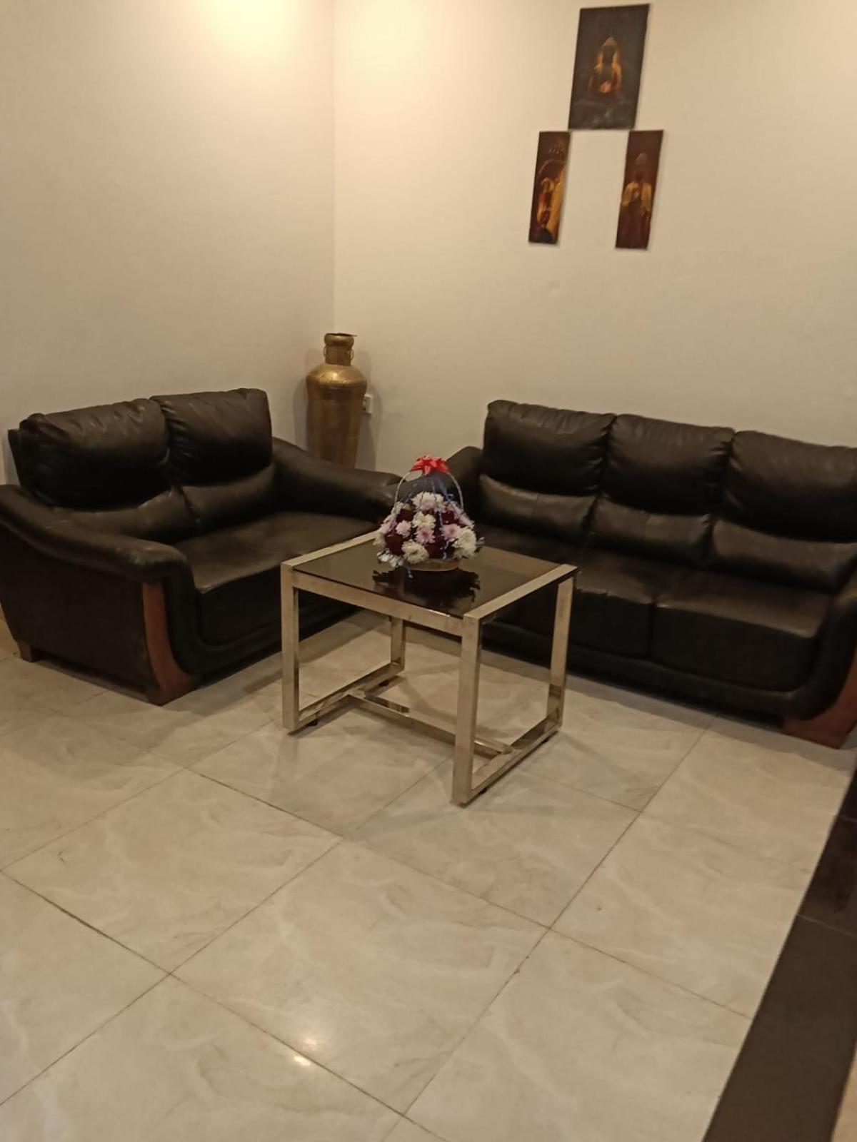 Hotel D Plaza Zirakpur Bagian luar foto